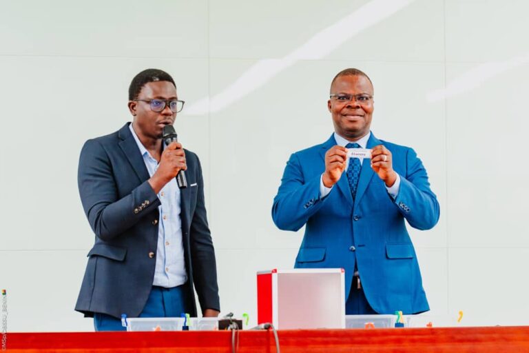 1B4918FD-F0A6-4BE4-ABB5-5140F4EE405F