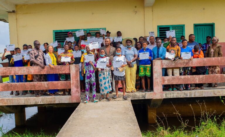 6882A298-65DC-4A06-8248-E72ACB983A30