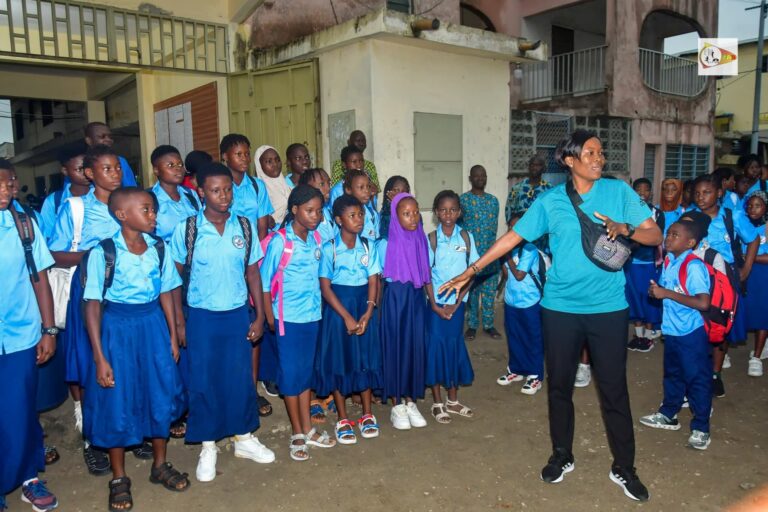 41653EE6-2840-4F3B-9004-72C1147306ED