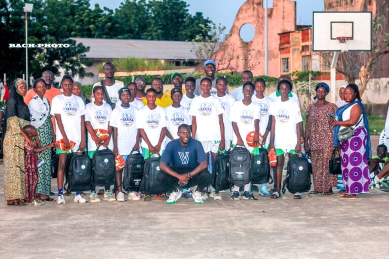 Basketball - Kandi : Don de kits scolaires et sportifs aux joueuses de Kabas BBC