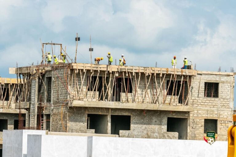 Football - Visite officielle à Lokossa : La FBF suit de près la construction du Centre d’excellence féminin